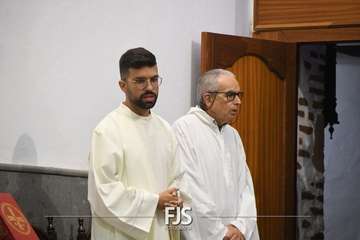 Lomo Magullo le da la bienvenida a su nuevo párroco/Francisco Javier Santana.